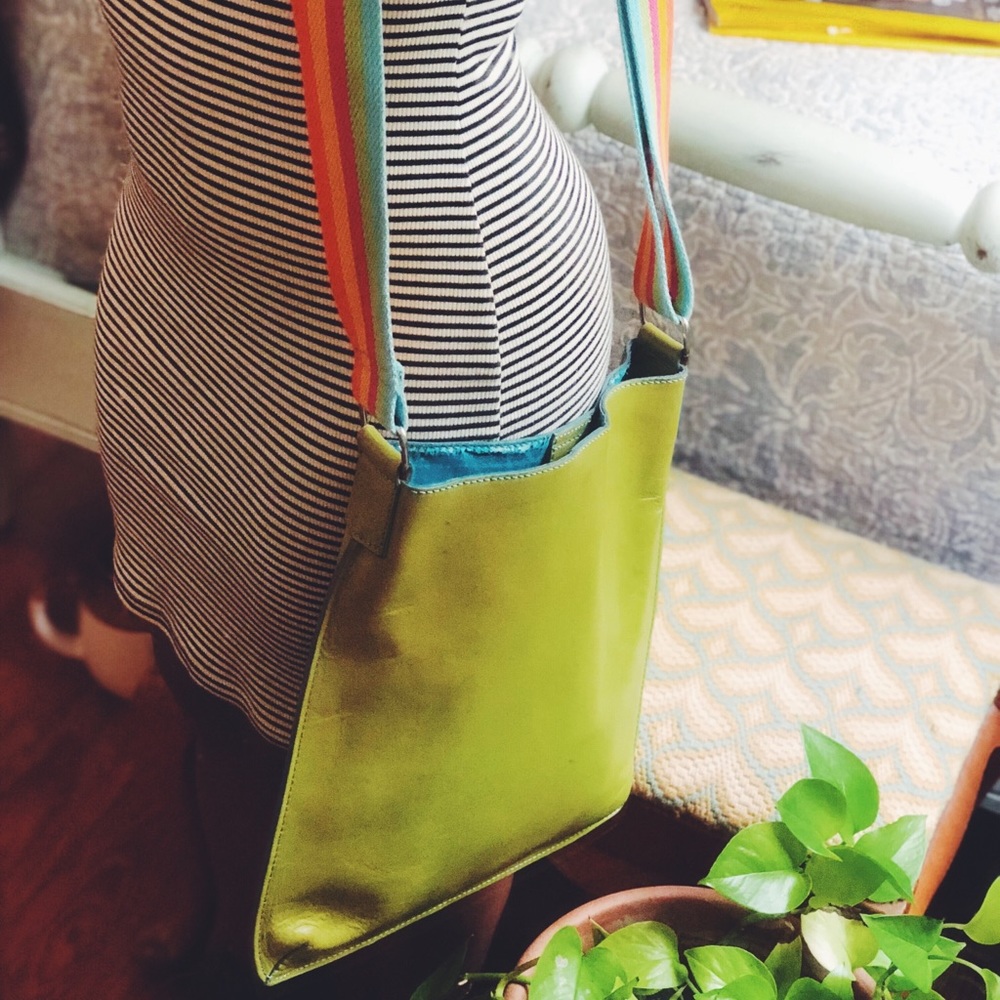 ➳ Gorgeous Lime Green Guia’s Shoulder Bag ➳ - Picture 6 of 7